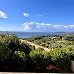 A Nepita Splendide Vue Avec Piscine 度假居