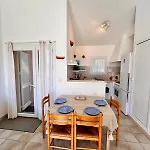 A Nepita Splendide Vue Avec Piscine