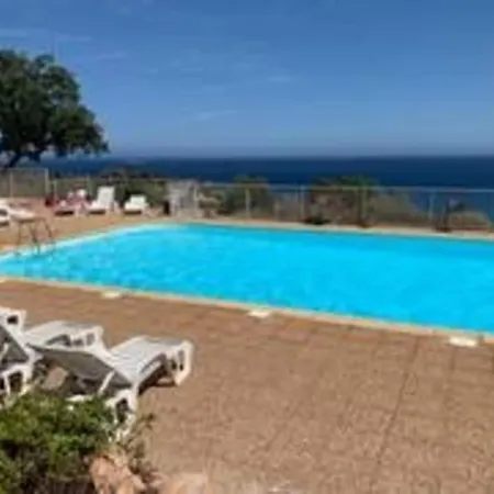 Сasa de vacaciones A Nepita Splendide Vue Avec Piscine