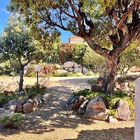 A Nepita Splendide Vue Avec Piscine Сasa de vacaciones