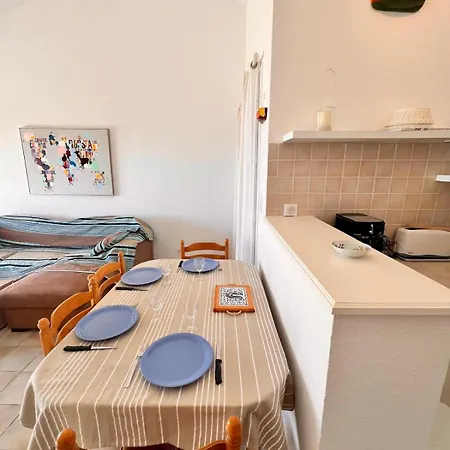 A Nepita Splendide Vue Avec Piscine Semesterbostad