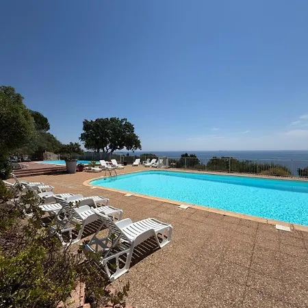 Prázdninový dům A Nepita Splendide Vue Avec Piscine