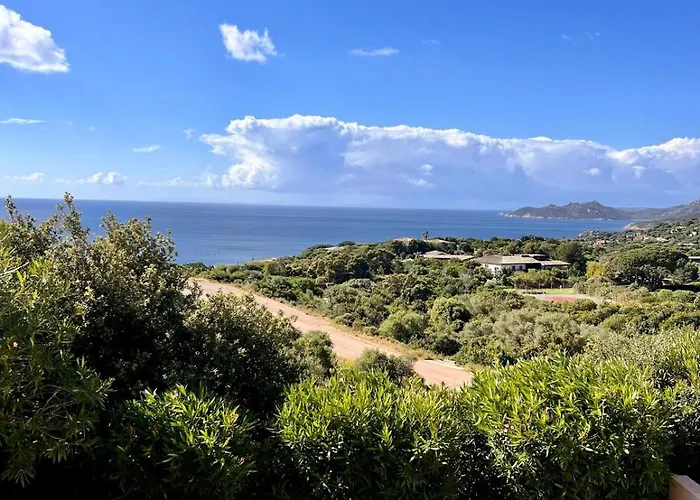 A Nepita Splendide Vue Avec Piscine Hébergement de vacances