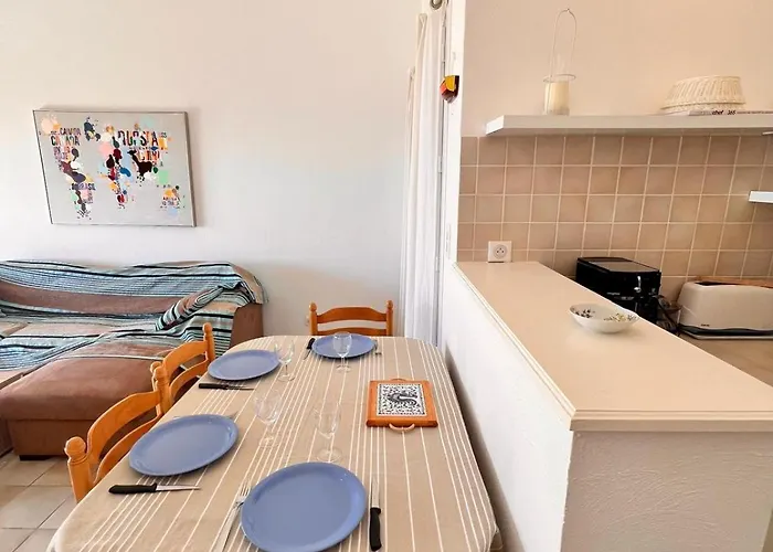 A Nepita Splendide Vue Avec Piscine Hébergement de vacances