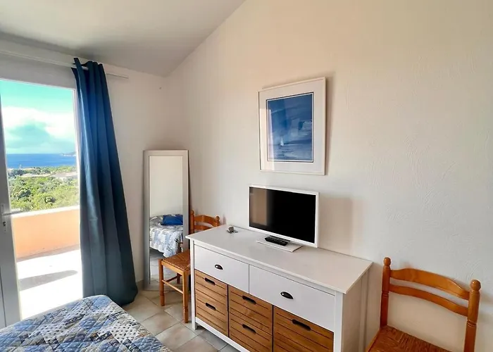 Holiday home A Nepita Splendide Vue Avec Piscine *